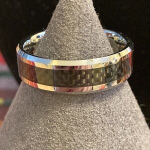 NWOT men’s King Will tungsten carbon “gentlemen” beveled edge band ring